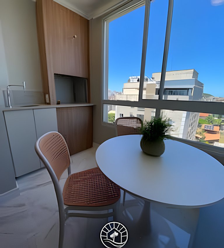 Apto com ar-condicionado | Piscina | 3 min do mar