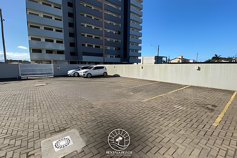 Apto com ar-condicionado | Piscina | 3 min do mar
