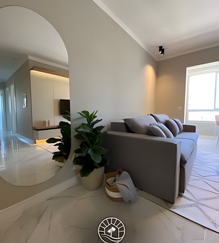 Apto com ar-condicionado | Piscina | 3 min do mar