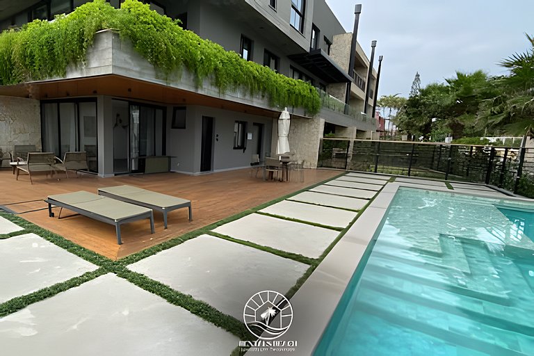 Studio a 150m da praia | ar-condicionado e piscina