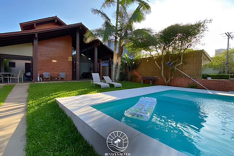Casa c/ piscina | Ar | 50mts do mar | Aceita Pet
