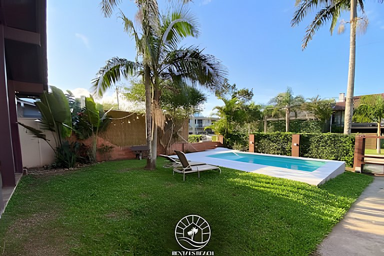 Casa c/ piscina a menos de 50m do mar | Aceita Pet