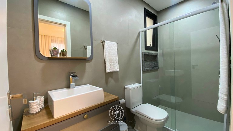 Studio 150m do mar | Ar | Piscina | Aceita Pet