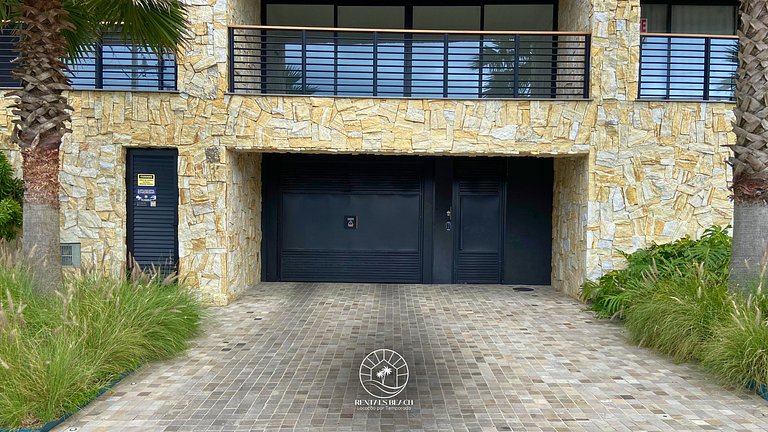 Studio 150m do mar | Ar | Piscina | Aceita Pet