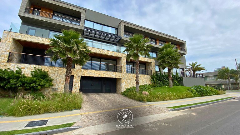 Studio 150m do mar | Ar | Piscina | Aceita Pet