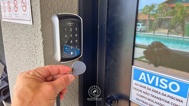 Studio 150m do mar | Ar | Piscina | Aceita Pet