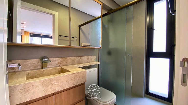 Apto central | Ar condicionado | 200mts do mar