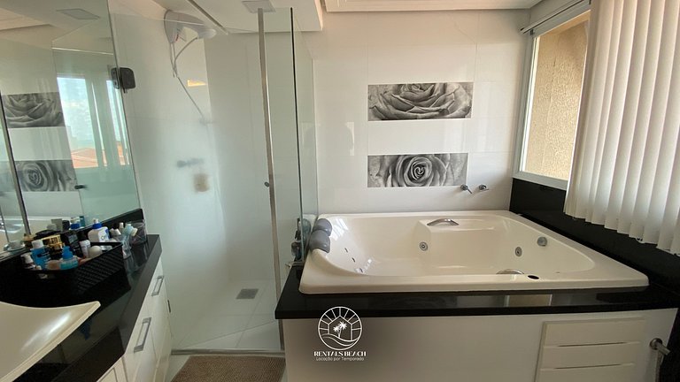 Cobertura exclusiva de frente para o mar