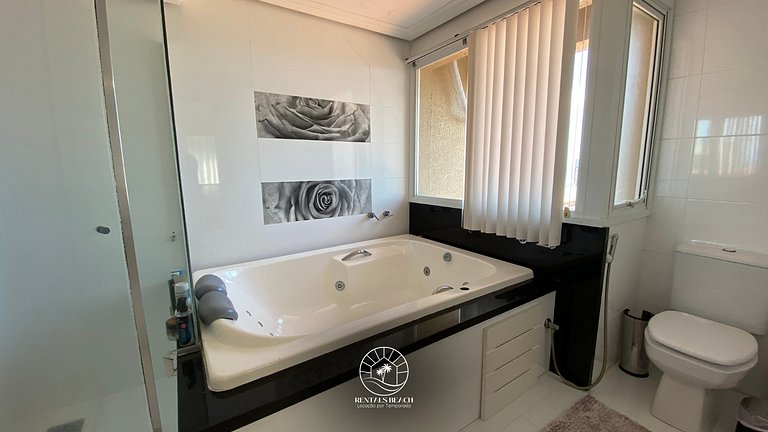 Cobertura exclusiva de frente para o mar