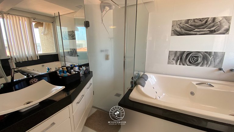 Cobertura exclusiva de frente para o mar