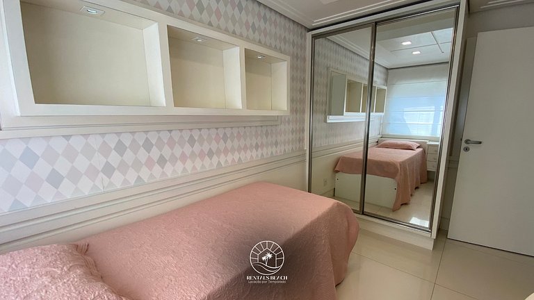 Cobertura exclusiva de frente para o mar