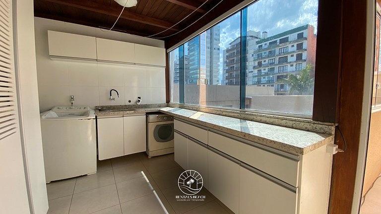 Cobertura exclusiva de frente para o mar