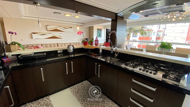 Cobertura exclusiva de frente para o mar