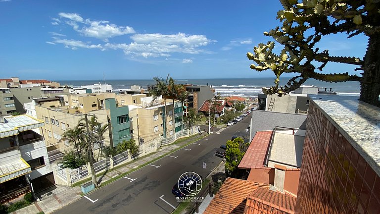 Cobertura exclusiva de frente para o mar