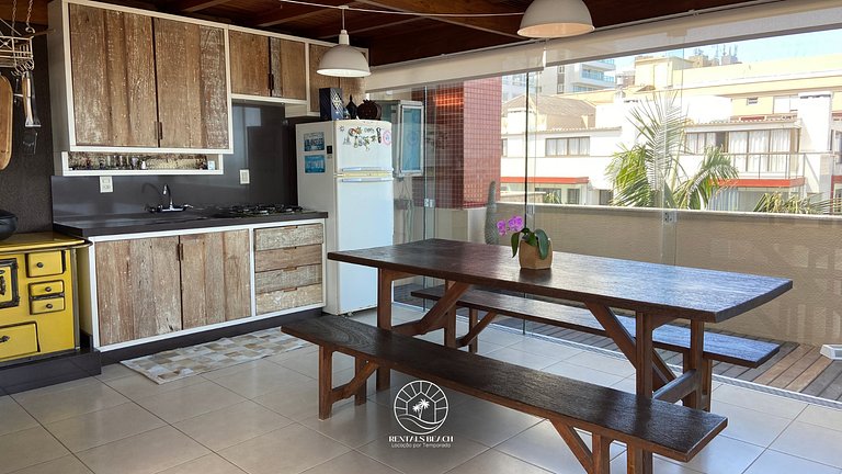 Cobertura exclusiva de frente para o mar