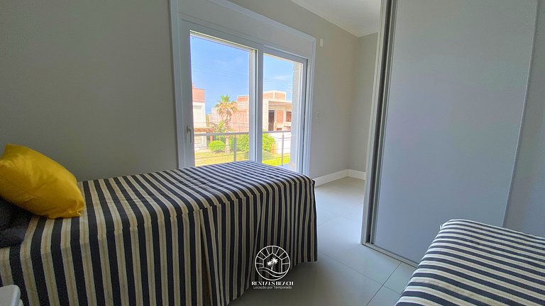 Casa Condomínio 5 suítes com piscina a 350m do mar