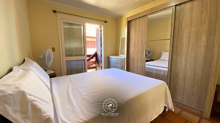 Sobrado aconchegante próximo do mar