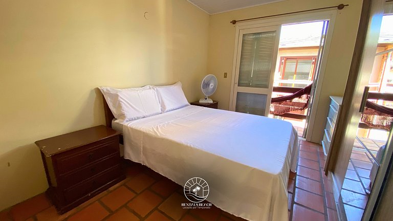 Sobrado aconchegante próximo do mar