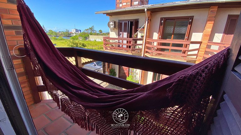 Sobrado aconchegante próximo do mar