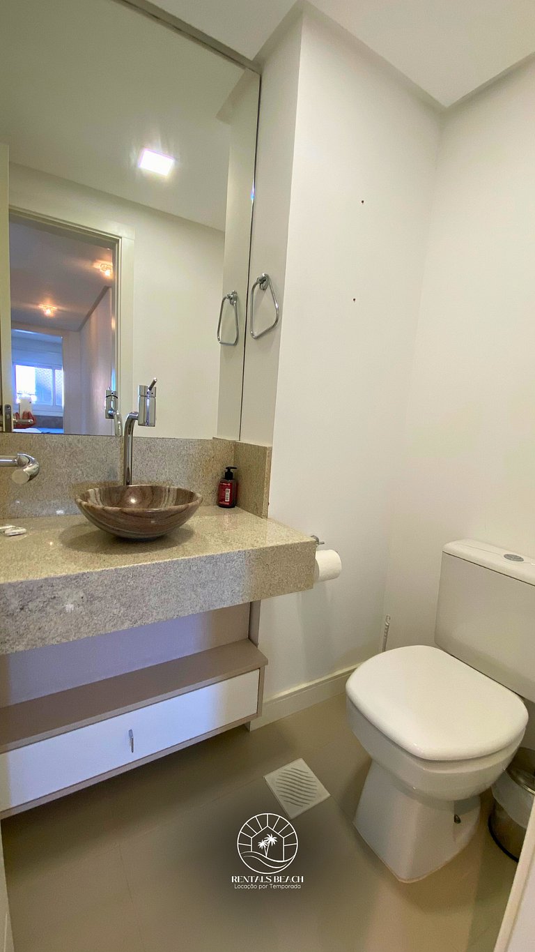 Apto sofisticado a 300m do mar – Quatro Praças