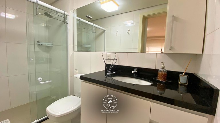 Apto a 300m do mar próximo e do lado Quatro Praças