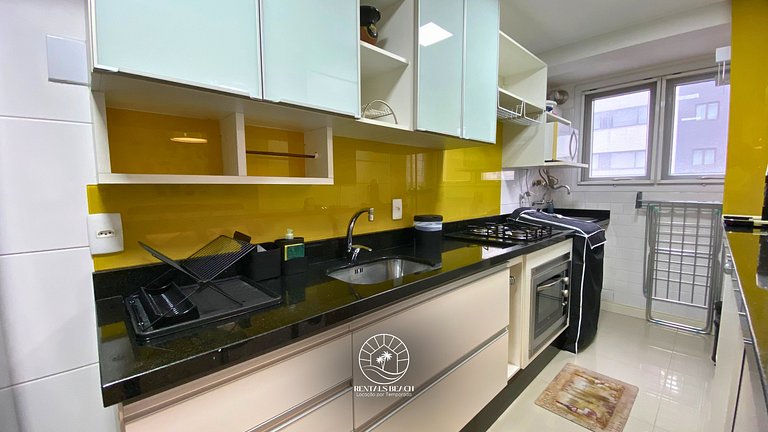 Apto a 300m do mar próximo e do lado Quatro Praças