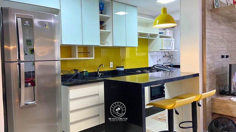 Apto a 300m do mar próximo e do lado Quatro Praças