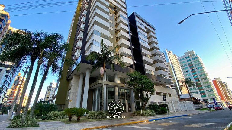 Apto a 300m do mar próximo e do lado Quatro Praças