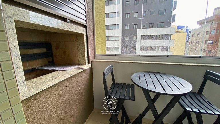 Apto a 300m do mar próximo e do lado Quatro Praças