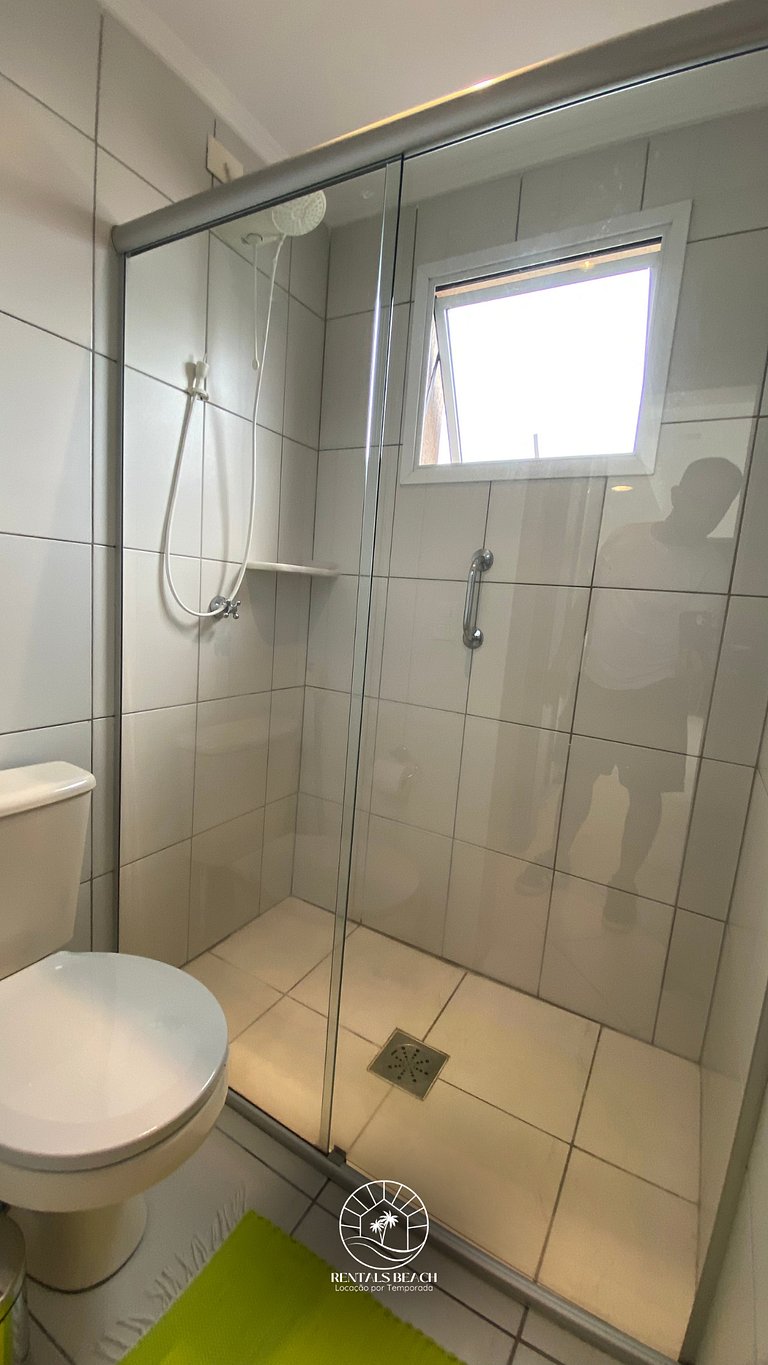 Cobertura com e 3 suítes a 350mts do mar