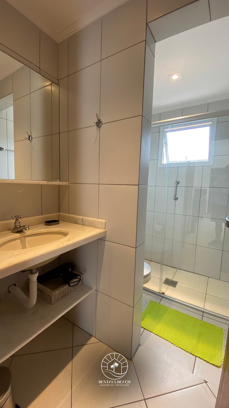 Cobertura com e 3 suítes a 350mts do mar