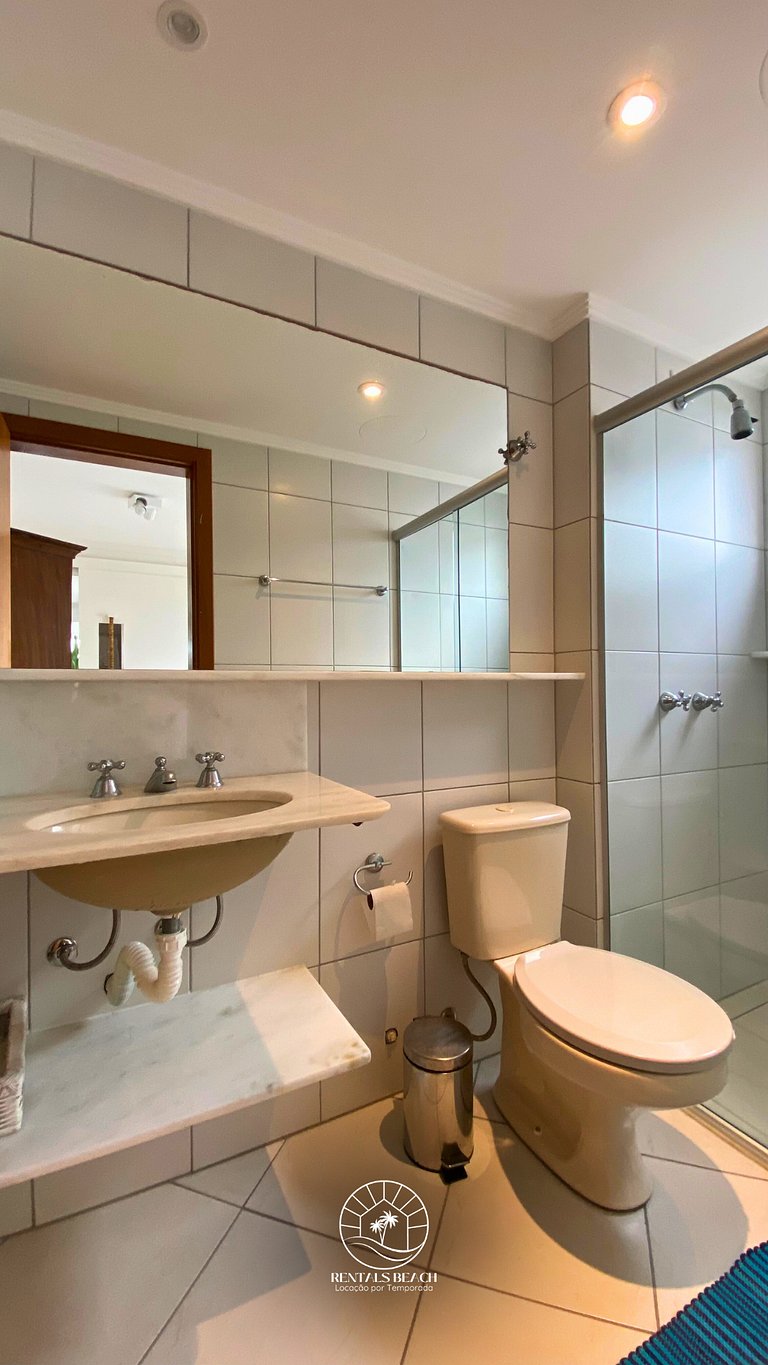 Cobertura com e 3 suítes a 350mts do mar