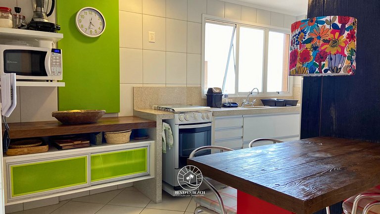 Cobertura com e 3 suítes a 350mts do mar