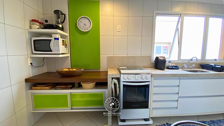 Cobertura com e 3 suítes a 350mts do mar