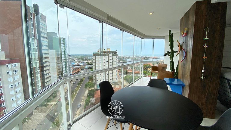 Cobertura com e 3 suítes a 350mts do mar