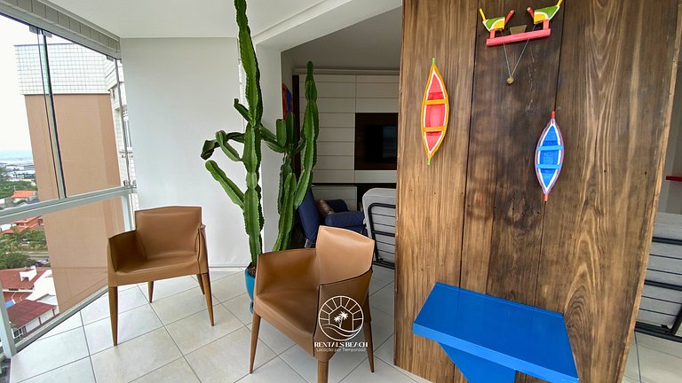 Cobertura com e 3 suítes a 350mts do mar