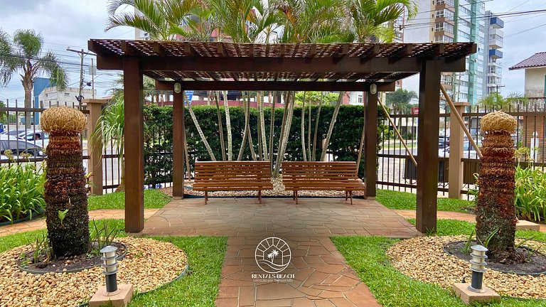 Cobertura com e 3 suítes a 350mts do mar