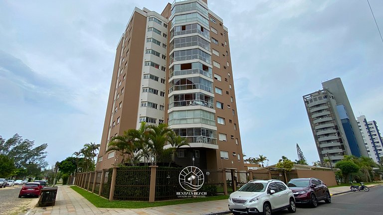 Cobertura com e 3 suítes a 350mts do mar