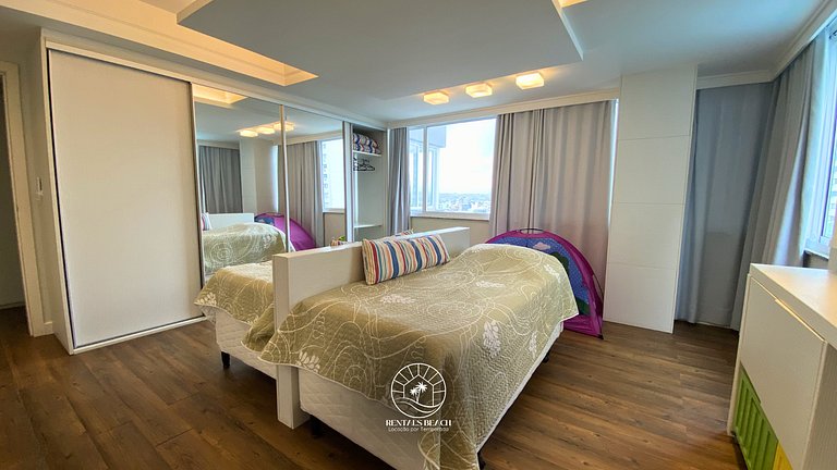 Apto 3 suíte com piscina a 190mts do mar