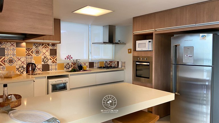 Apto 3 suíte com piscina a 190mts do mar