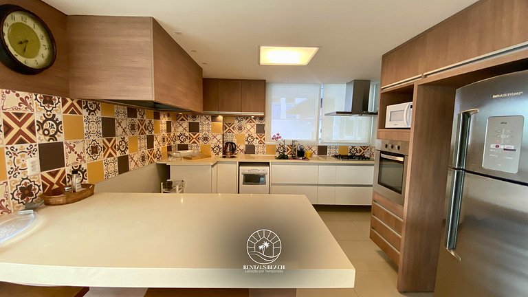 Apto 3 suíte com piscina a 190mts do mar