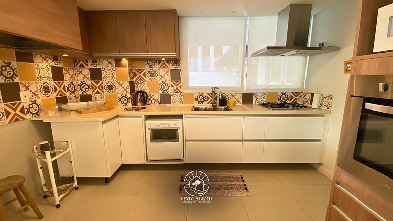 Apto 3 suíte com piscina a 190mts do mar