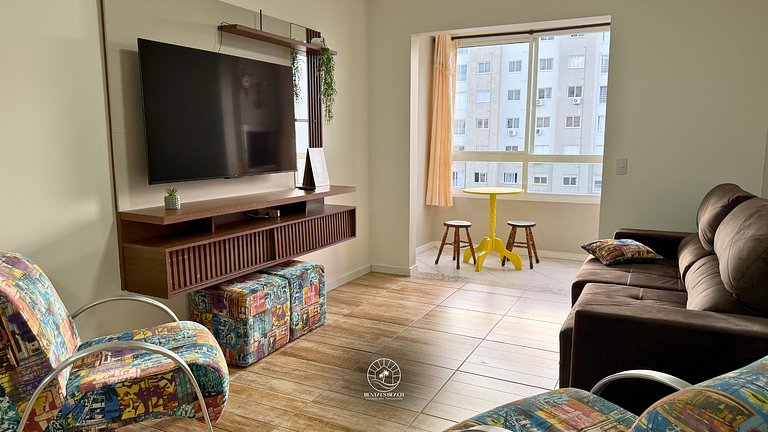 Apto com ar-condicionado | Piscina | 500m do mar