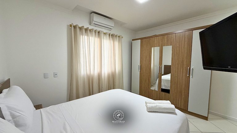 Apto com ar-condicionado | Piscina | 500m do mar