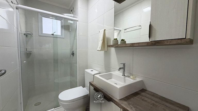 Apto com ar-condicionado | Piscina | 500m do mar