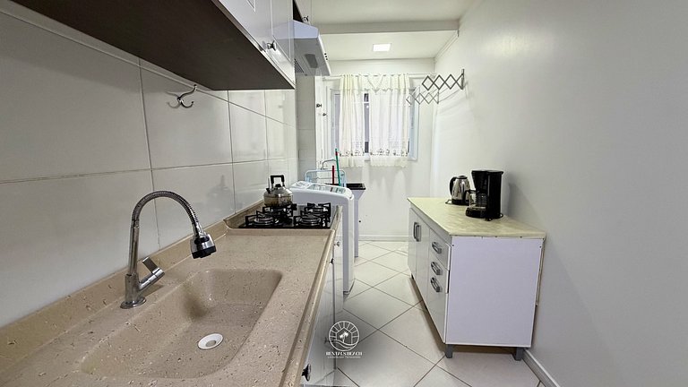 Apto com ar-condicionado | Piscina | 500m do mar