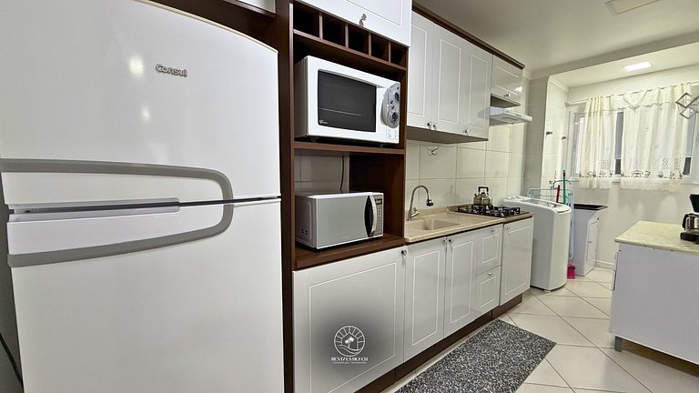 Apto com ar-condicionado | Piscina | 500m do mar