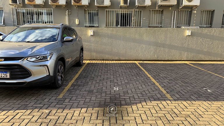 Apto com ar-condicionado | Piscina | 500m do mar