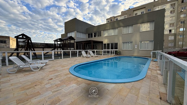 Apto com ar-condicionado | Piscina | 500m do mar
