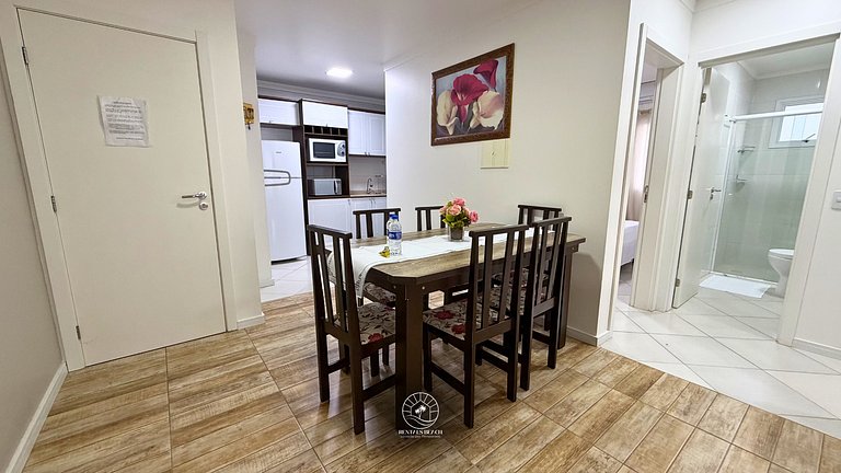 Apto com ar-condicionado | Piscina | 500m do mar